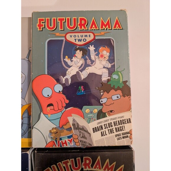 Futurama Volume 1 to 4 DVD Box Set Complete, All Disks In Great Shape! - Picture 3 of 5